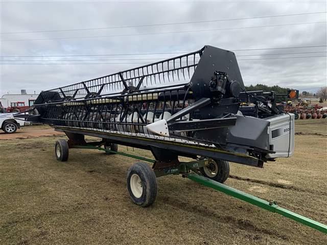 Image of Gleaner 8000 equipment image 1