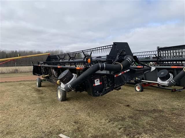 Image of Gleaner 8000 equipment image 3