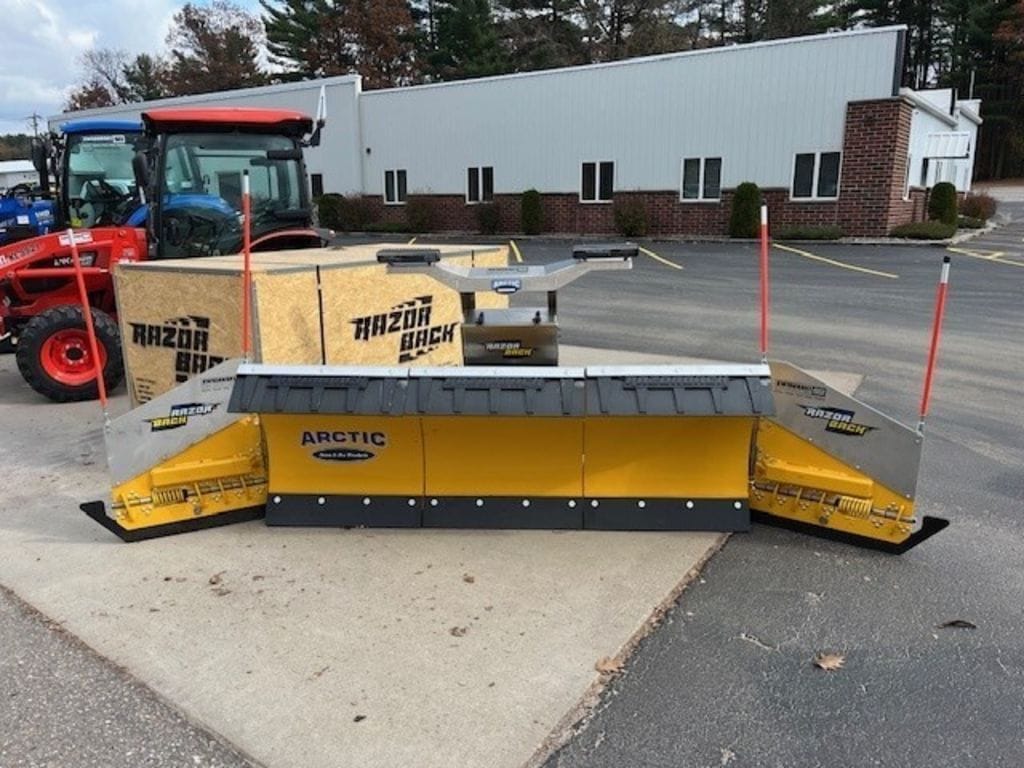 2025 Arctic RZB-8.5 Equipment Image0