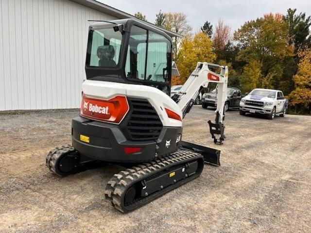 Image of Bobcat E35 equipment image 2