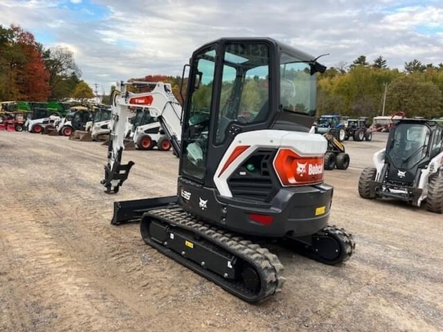 Image of Bobcat E35 equipment image 4