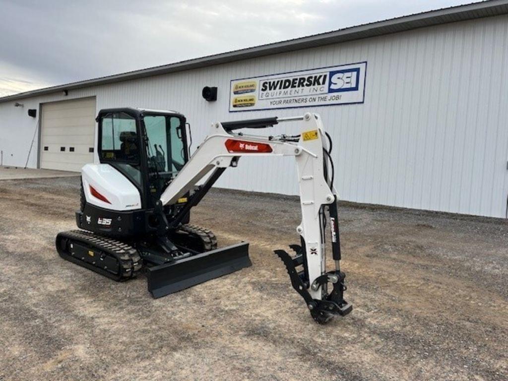 Image of Bobcat E35 Primary image