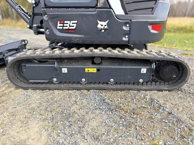 Image of Bobcat E35 equipment image 3