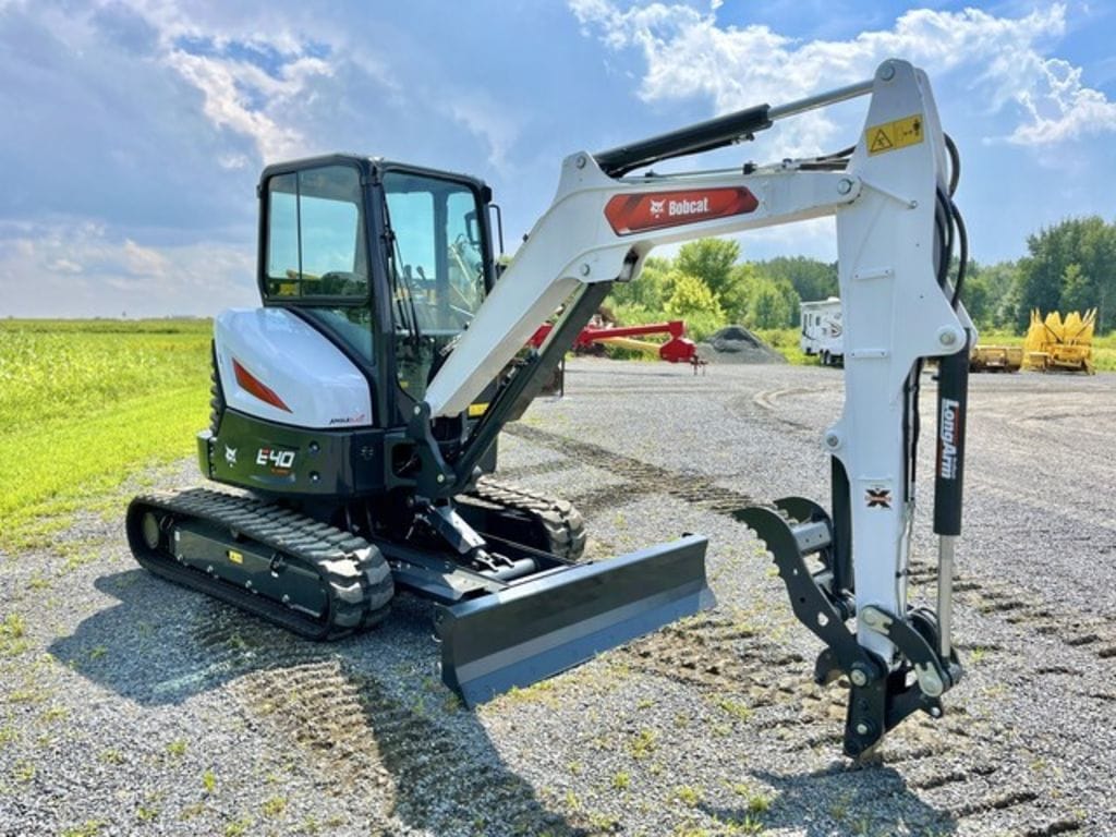 2025 Bobcat E40 Equipment Image0