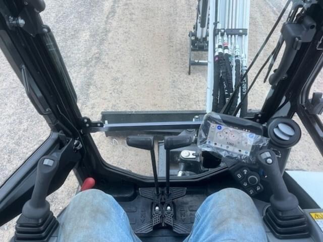 Image of Bobcat E55 equipment image 4