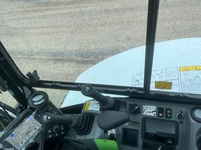 Image of Bobcat E55 equipment image 3