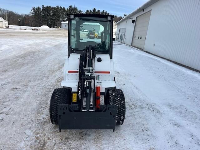 Image of Bobcat L28 equipment image 3