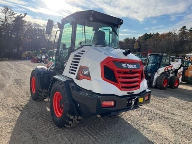 Image of Bobcat L95 equipment image 4