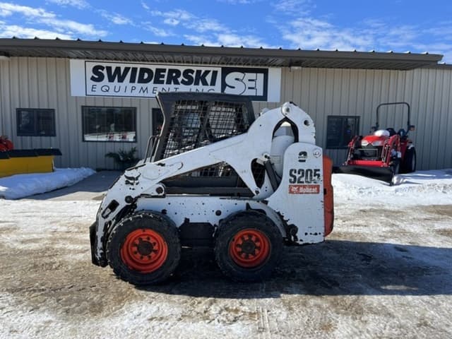 Image of Bobcat S205 equipment image 1