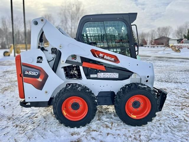 Image of Bobcat S590 equipment image 3