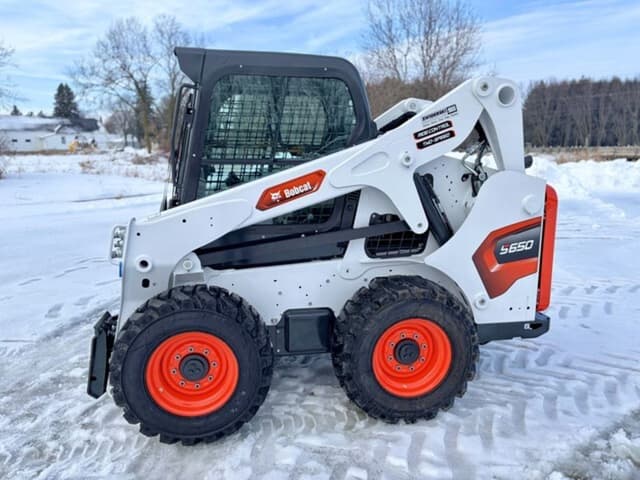 Image of Bobcat S650 equipment image 2