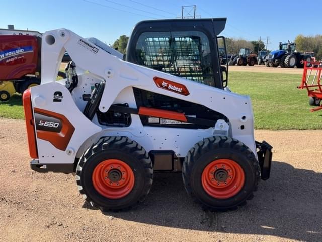 Image of Bobcat S650 equipment image 3