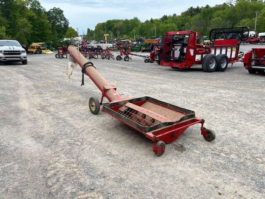 Image of Buhler Farm King Y1010H Image 0