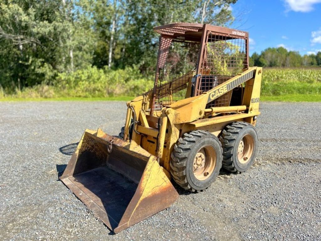 Case 1835B Equipment Image0