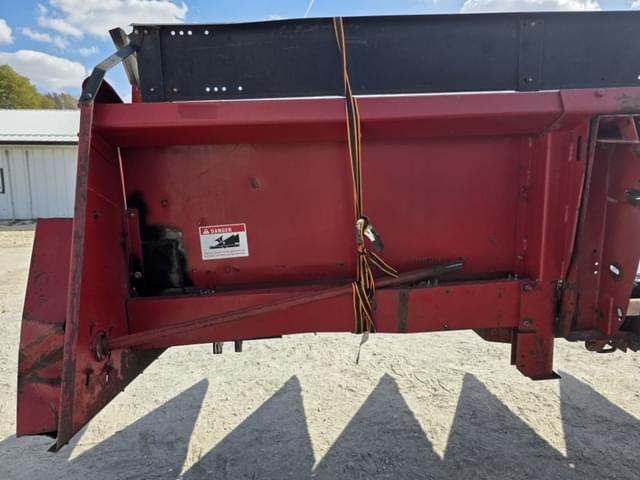 Image of Case IH 1063 equipment image 4
