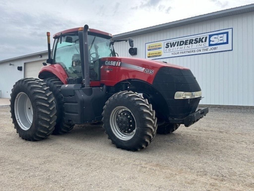 Case IH Magnum 235 Equipment Image0