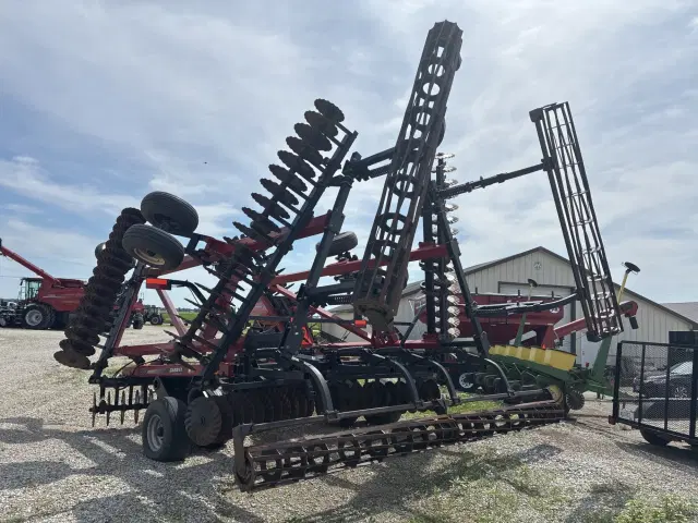 Image of Case IH 330 equipment image 4