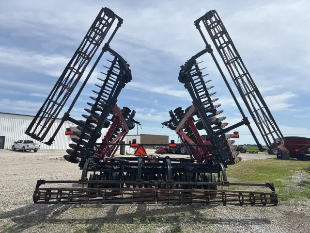 Image of Case IH 330 equipment image 3