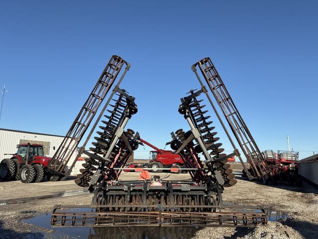 Image of Case IH 330 equipment image 3