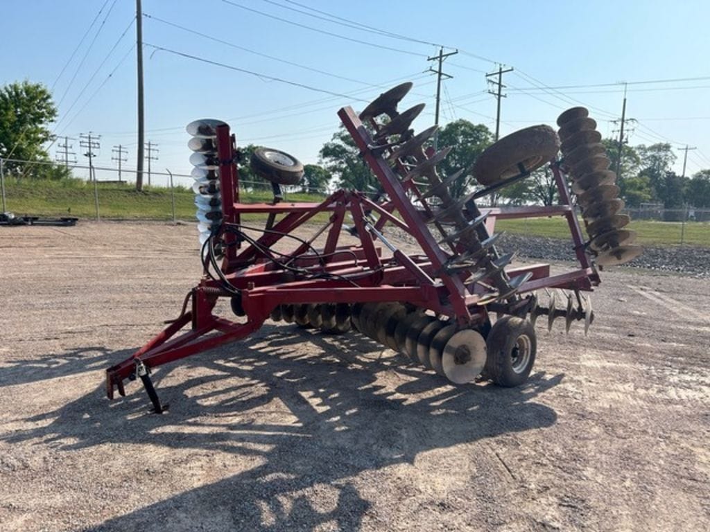 Case IH 490 Equipment Image0