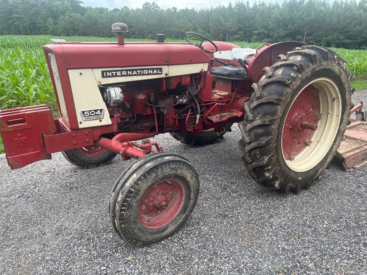 International Harvester 504 Equipment Image0