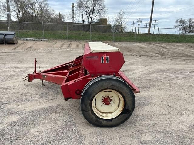 Image of International Harvester 510 equipment image 1