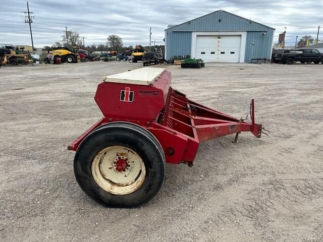 Image of International Harvester 510 equipment image 3