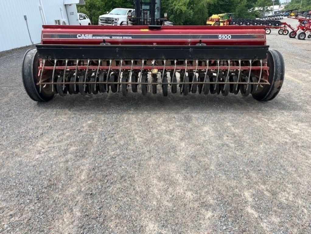 Case IH 5100 Equipment Image0