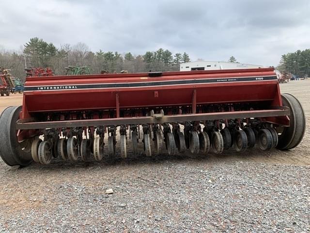 Image of Case IH 5100 equipment image 3