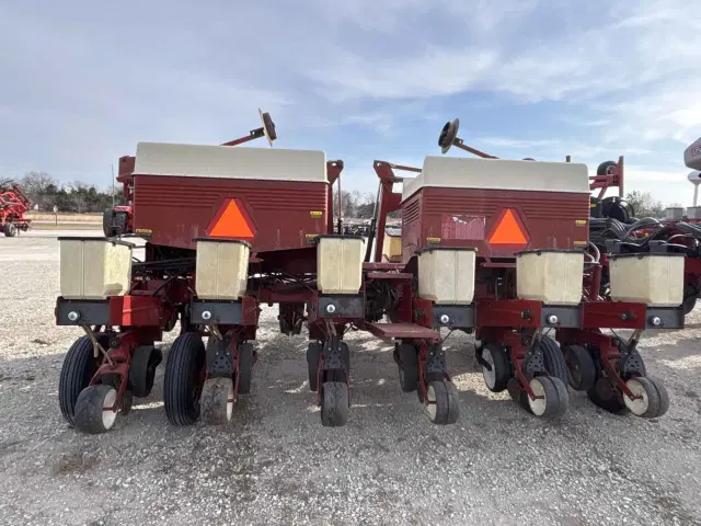 Image of International Harvester 800 Cyclo Air equipment image 2