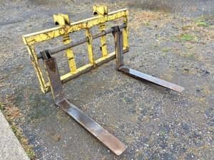 Caterpillar Pallet Forks Image