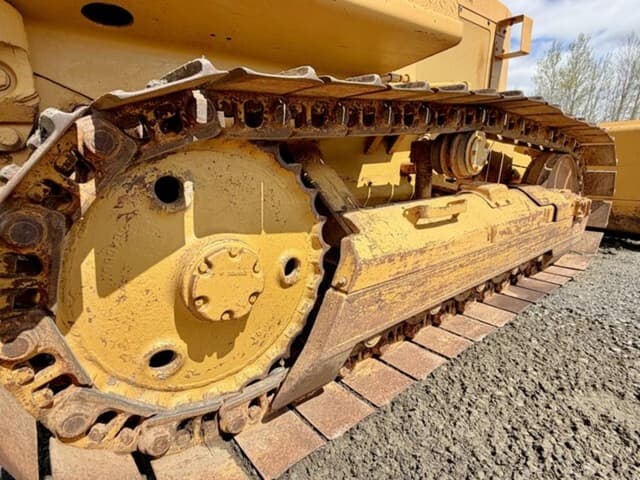 Image of Caterpillar D3B equipment image 4