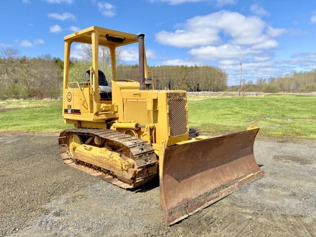 1985 Caterpillar D3B Equipment Image0