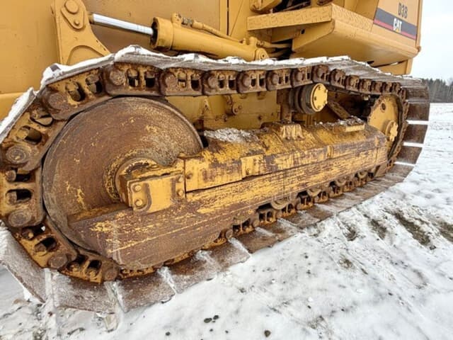 Image of Caterpillar D3B equipment image 4