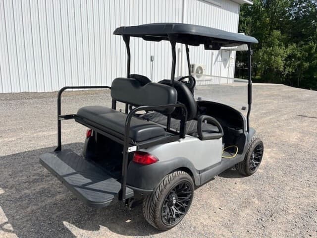 Image of Club Car Precedent equipment image 2
