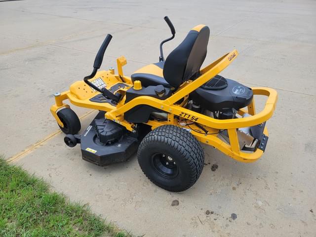 Image of Cub Cadet Ultima ZT1 equipment image 1