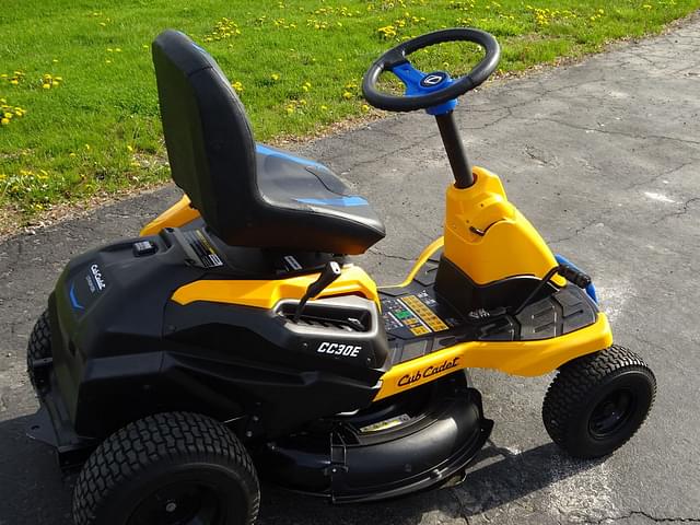 Image of Cub Cadet CC30E equipment image 4