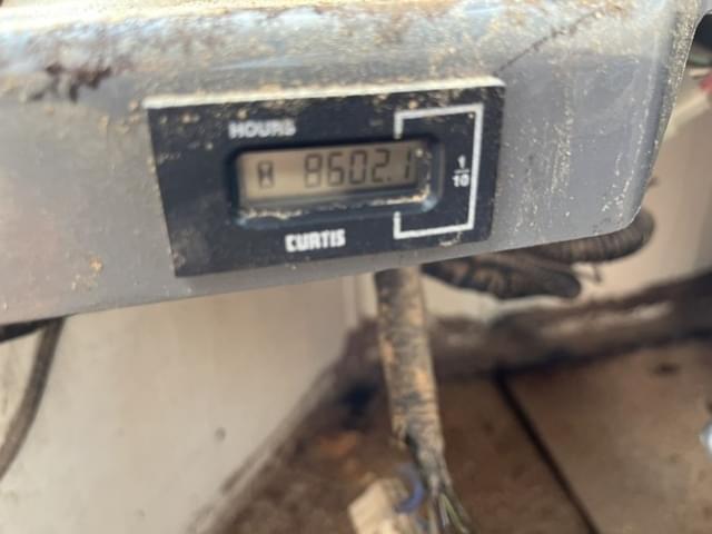 Image of Daewoo Mega 200 equipment image 2