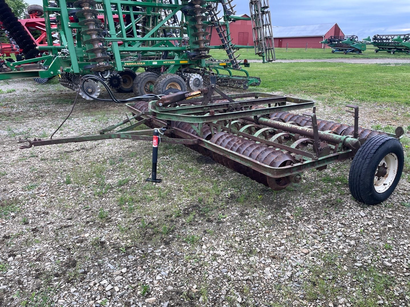 John Deere 200 Equipment Image0