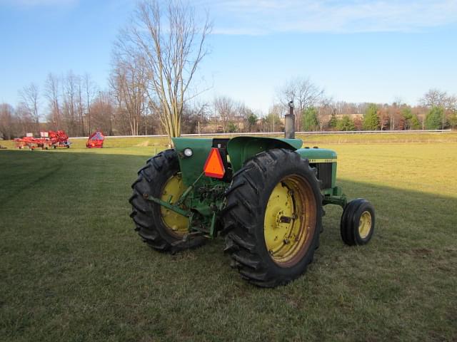 Image of John Deere 2640 equipment image 3