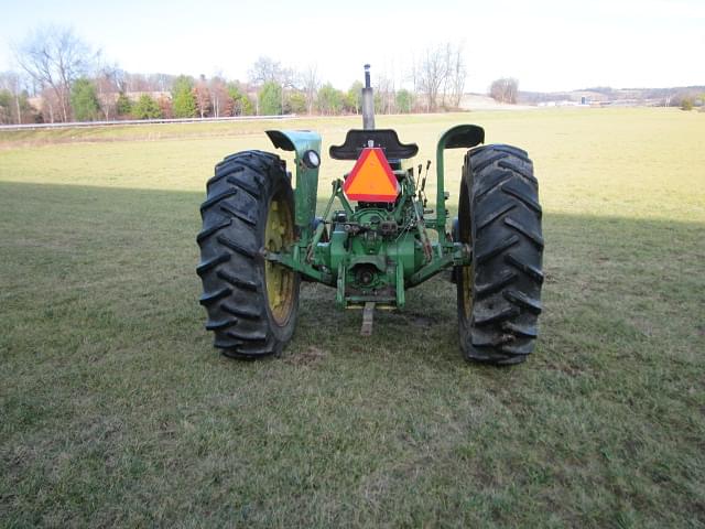 Image of John Deere 2640 equipment image 4