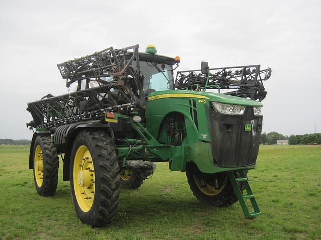 Image of John Deere 4940 equipment image 1