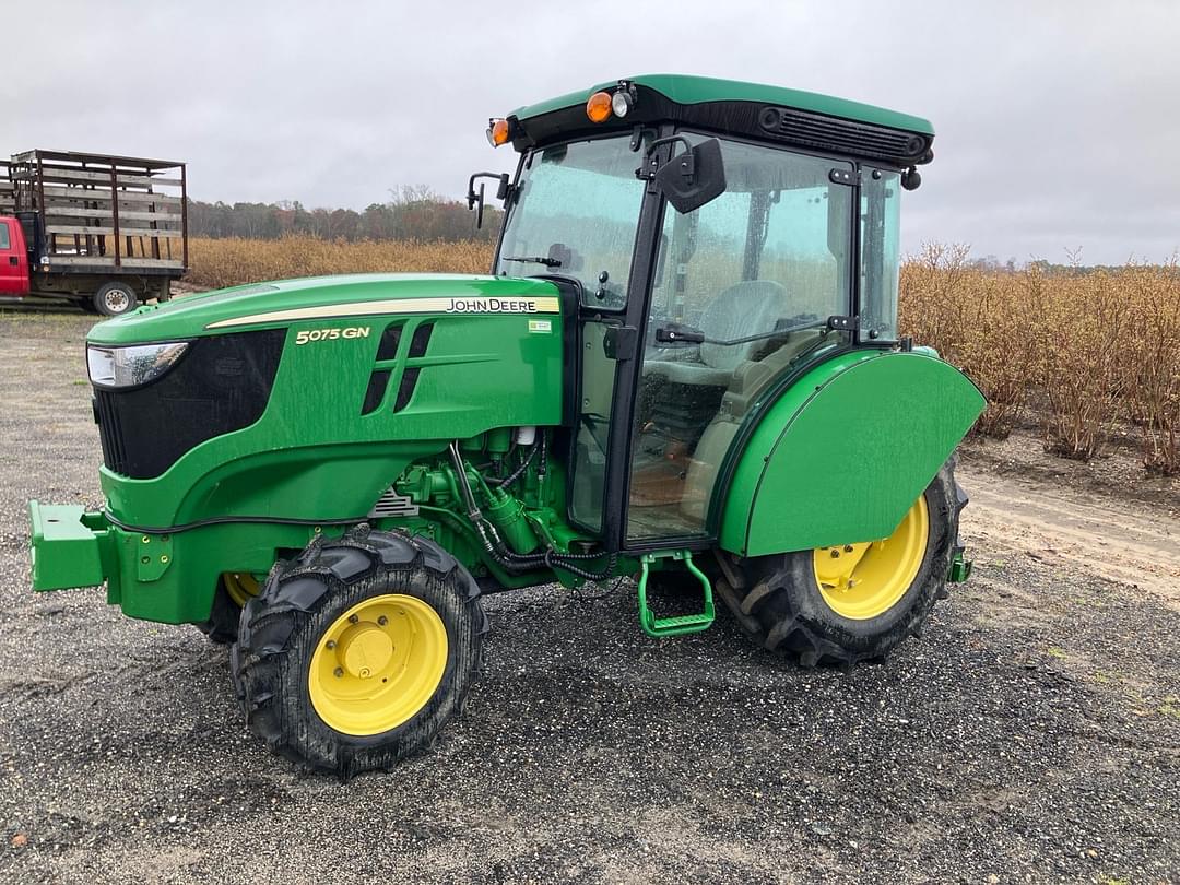 Image of John Deere 5075GN Primary image