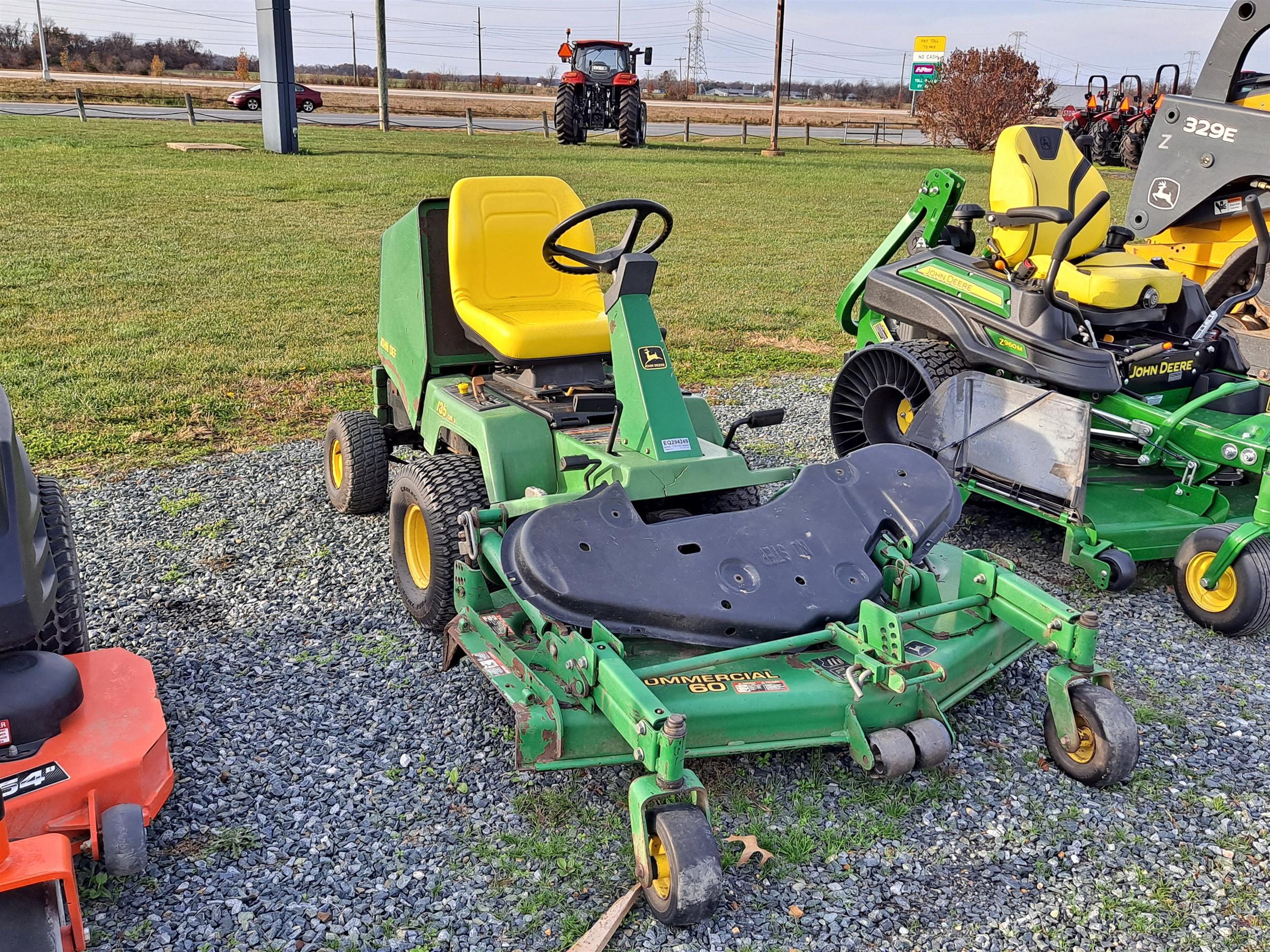 Main image John Deere F735