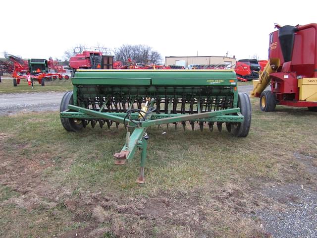 Image of John Deere 8200 equipment image 1