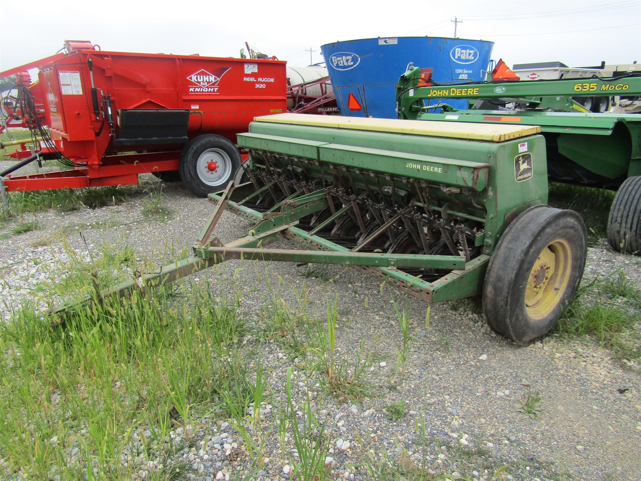 Main image John Deere 8250