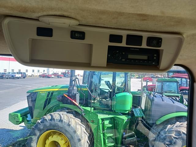Image of John Deere 9560R equipment image 2