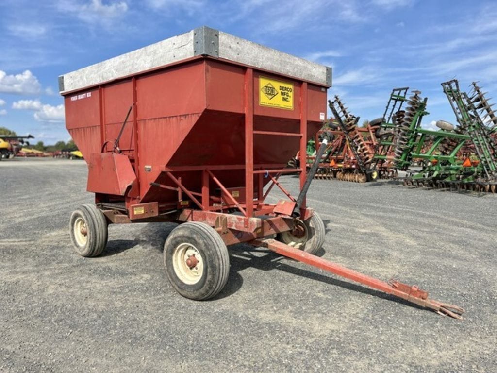 Derco 220 Equipment Image0