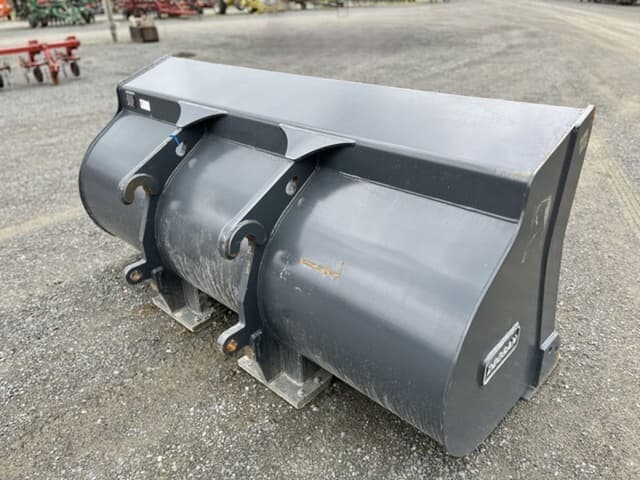 Image of Doosan Wheel Loader Bucket equipment image 4