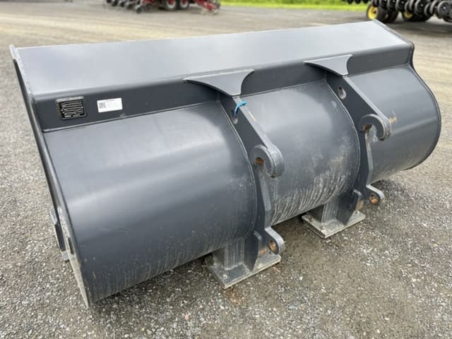 Image of Doosan Wheel Loader Bucket equipment image 3